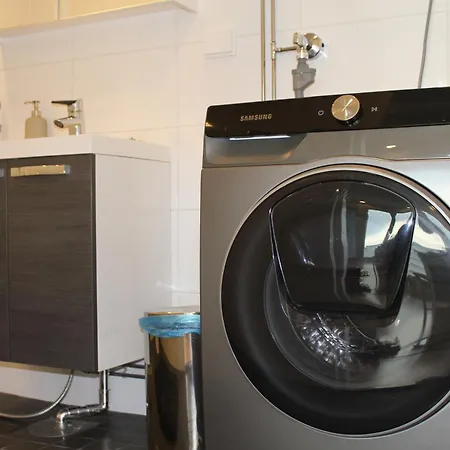 Apartment Houmbase - Kodikas Ja Moderni Asunto Keskustan Rauhallisella Alueella *