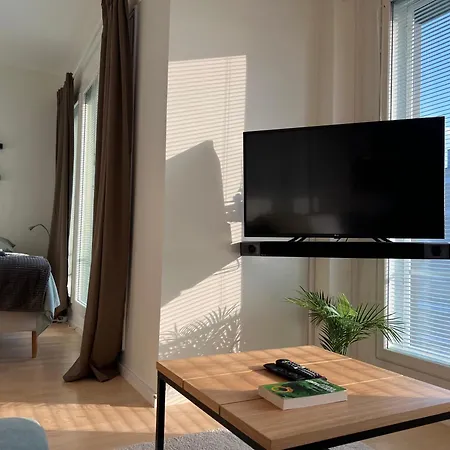 Houmbase - Kodikas Ja Moderni Asunto Keskustan Rauhallisella Alueella